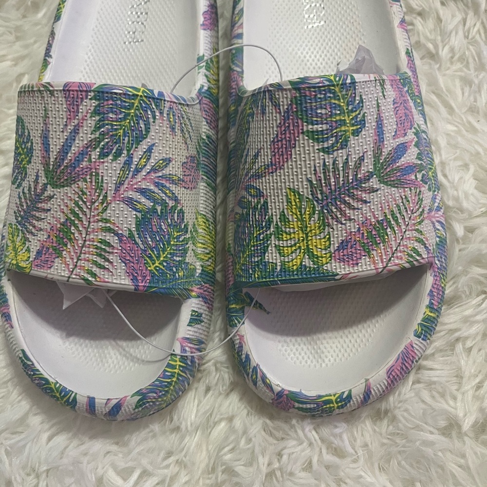Slides Tropical Size 6 7 Or 11 - Picture 2 of 6